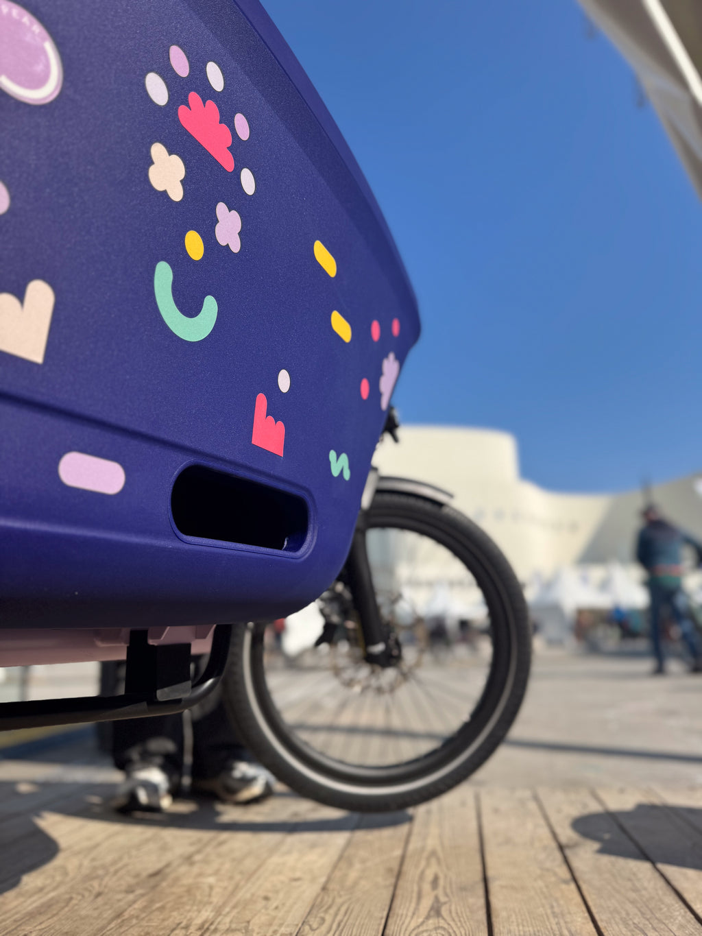 Reflektierende Lastenrad-Sticker Dolly Edition auf Lastenrad